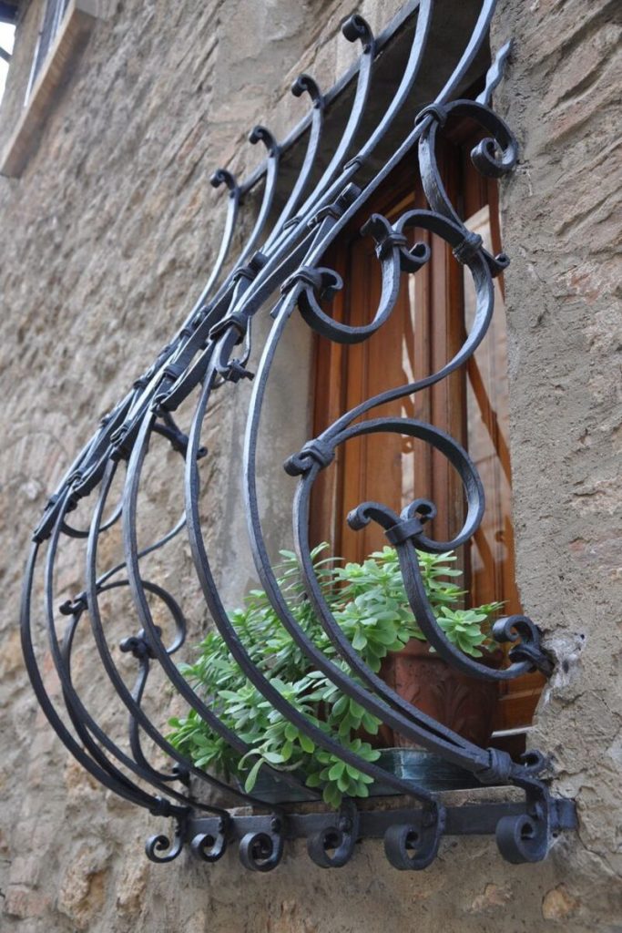 grille et clôture en fer forgé